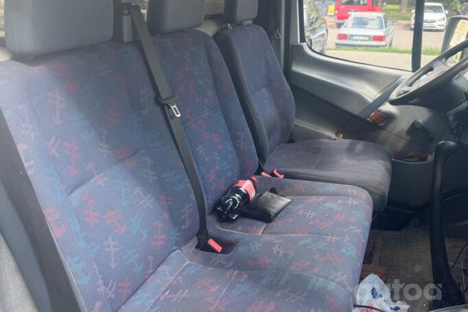 Mercedes-Benz Sprinter First generation