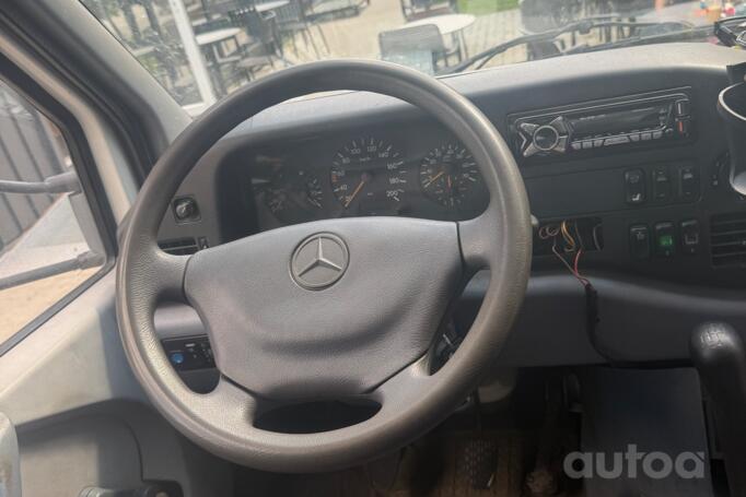 Mercedes-Benz Sprinter First generation