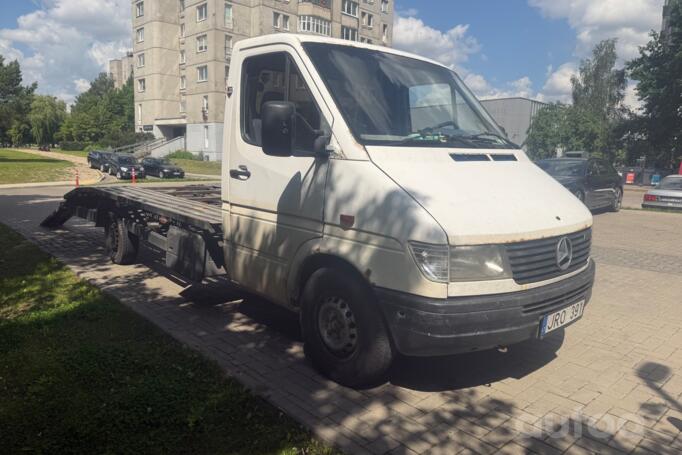 Mercedes-Benz Sprinter First generation