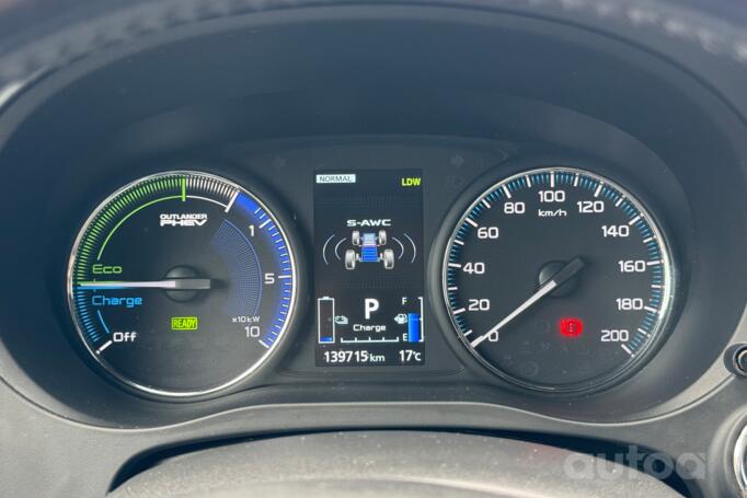 Mitsubishi Outlander 3 generation [3th restyling] Crossover