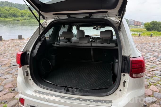 Mitsubishi Outlander 3 generation [3th restyling] Crossover