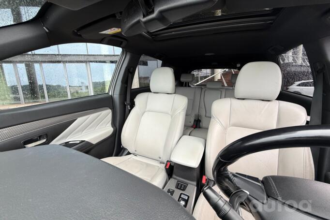 Mitsubishi Outlander 3 generation [3th restyling] Crossover