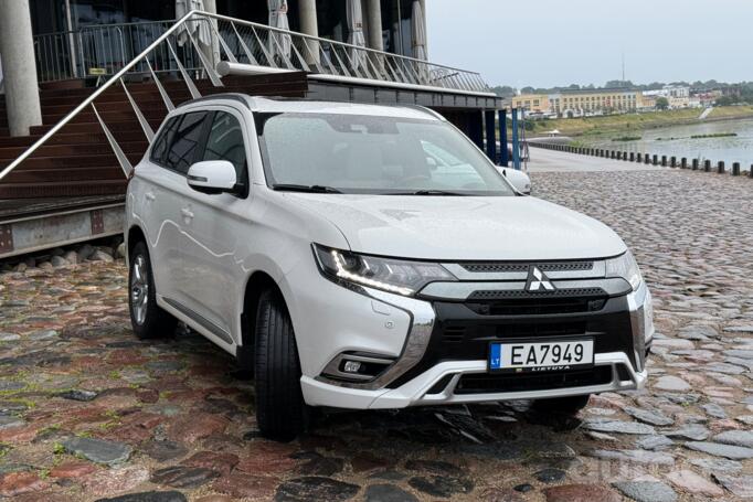 Mitsubishi Outlander 3 generation [3th restyling] Crossover
