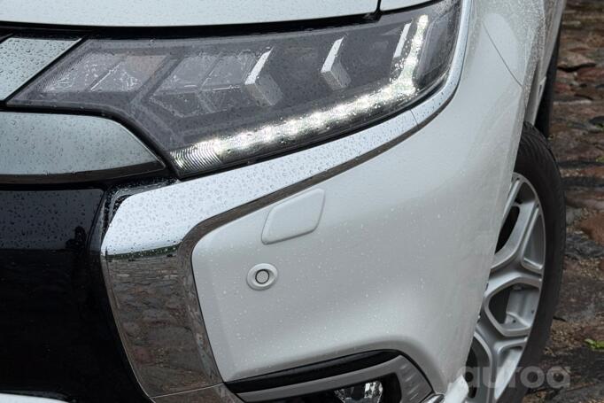 Mitsubishi Outlander 3 generation [3th restyling] Crossover