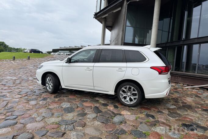 Mitsubishi Outlander 3 generation [3th restyling] Crossover