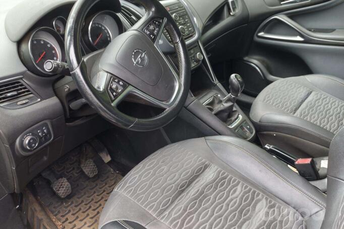 Opel Zafira Tourer 2012