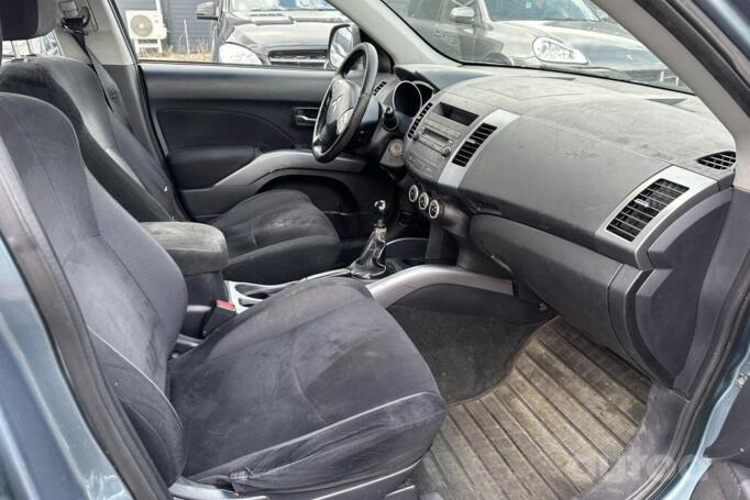 Mitsubishi Outlander 2 generation