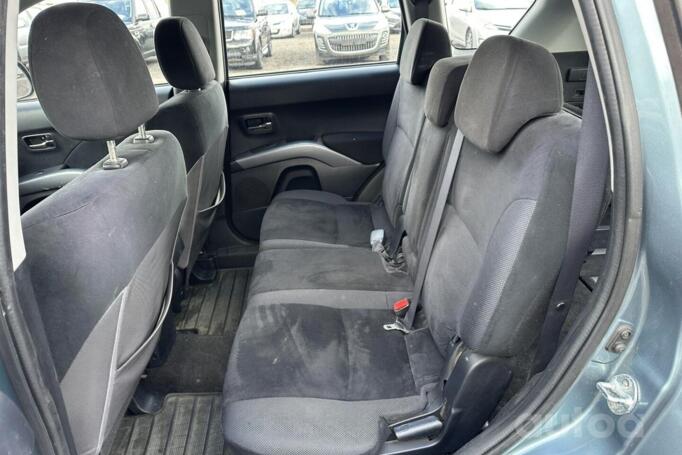 Mitsubishi Outlander 2 generation