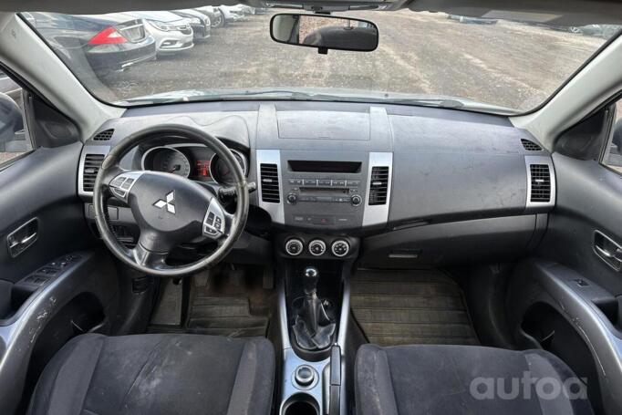Mitsubishi Outlander 2 generation