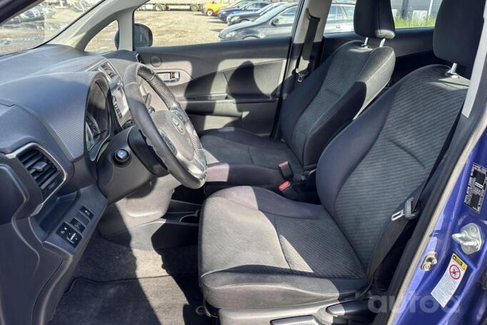 Toyota Verso-S 1 generation Minivan