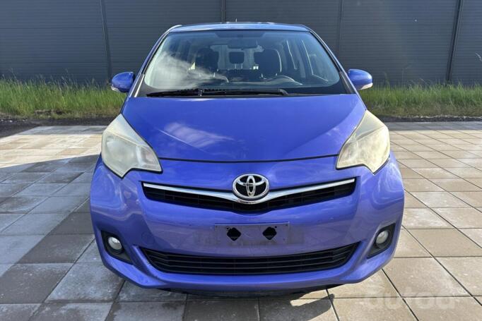 Toyota Verso-S 1 generation Minivan