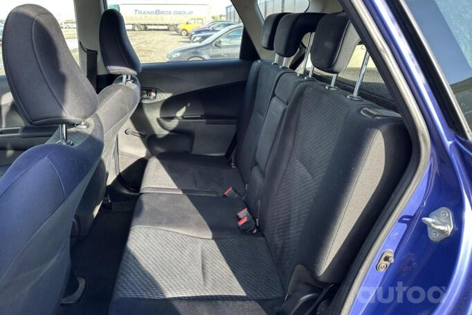 Toyota Verso-S 1 generation Minivan