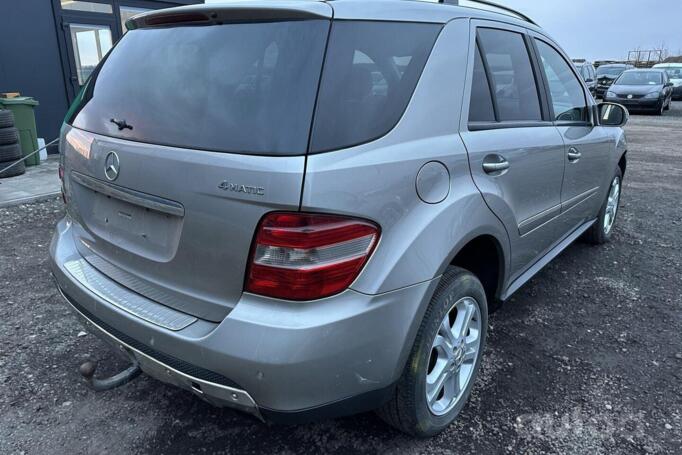 Mercedes-Benz M-Class W164 Crossover 5-doors