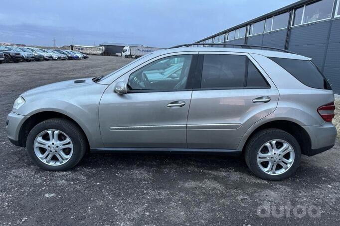 Mercedes-Benz M-Class W164 Crossover 5-doors