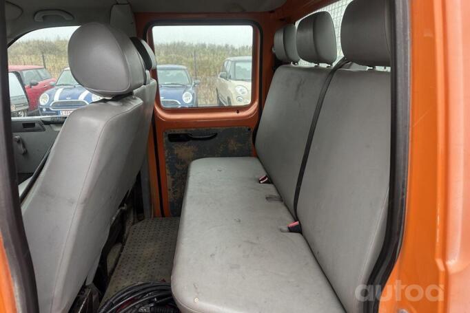 Volkswagen Transporter T5 Minivan 4-doors