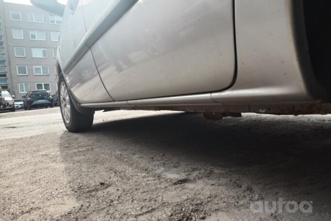 Chrysler Voyager 4 generation [restyling] Minivan