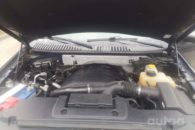 Ford Expedition U324 [restyling]