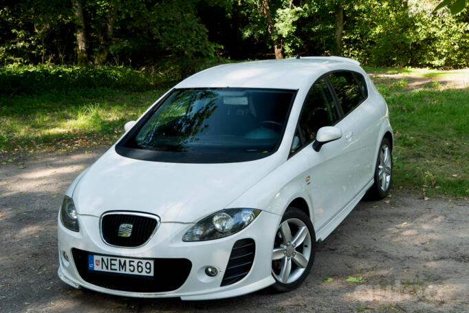 SEAT Leon 2 generation Hatchback 5-doors