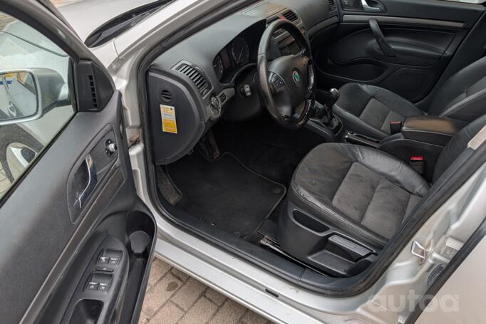 Skoda Octavia 2 generation Combi wagon 5-doors