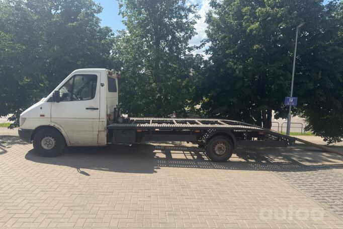Mercedes-Benz Sprinter First generation