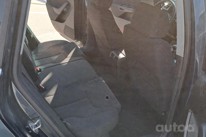 Volkswagen Passat B6 wagon 5-doors