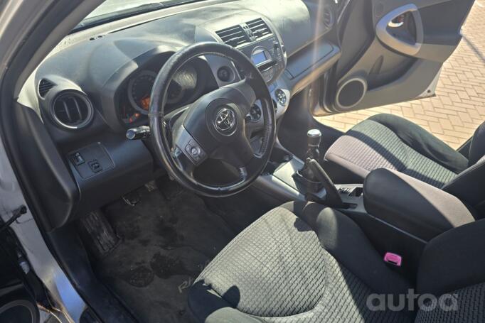 Toyota RAV4 3 generation Crossover