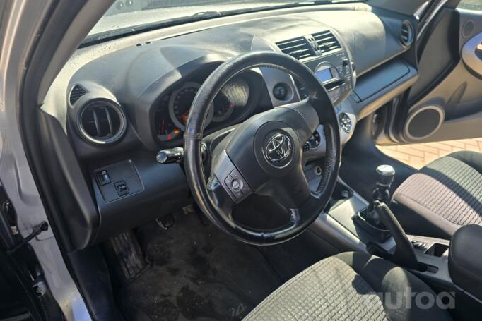 Toyota RAV4 3 generation Crossover