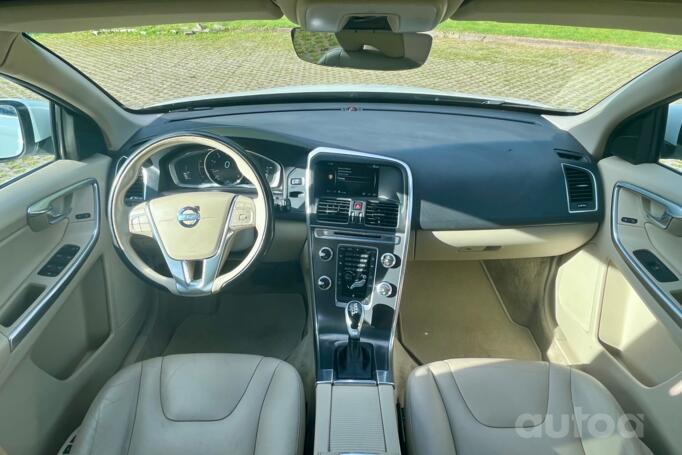 Volvo XC60 1 generation [restyling] Crossover