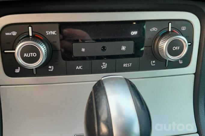 Volkswagen Touareg 2 generation [restyling] Crossover
