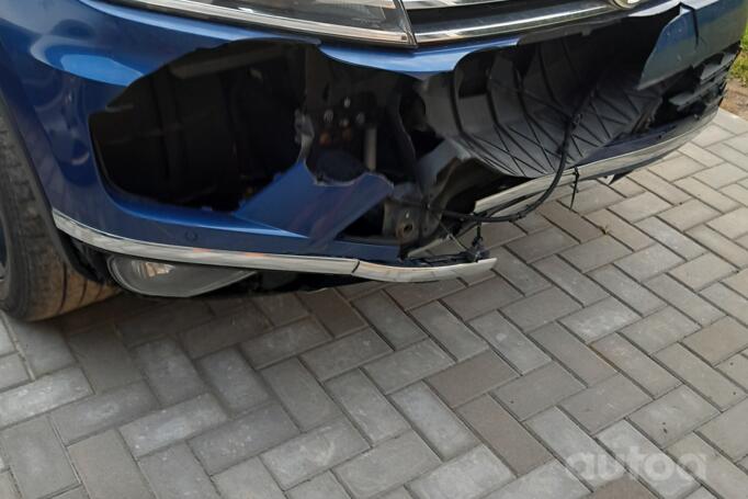 Volkswagen Touareg 2 generation [restyling] Crossover