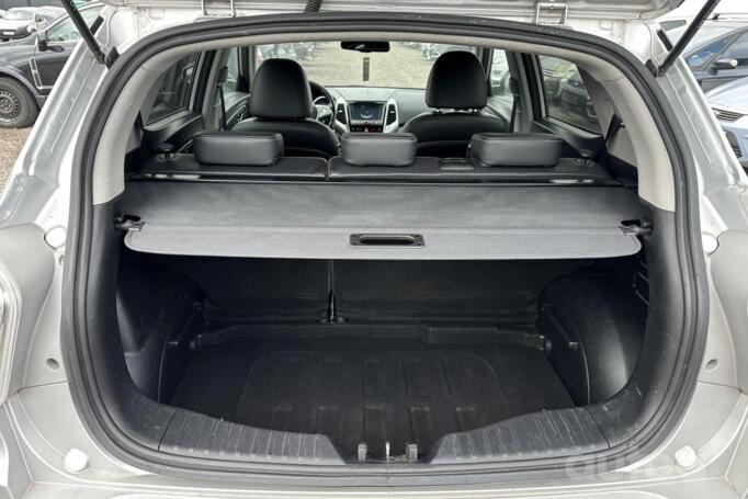 SsangYong Tivoli 1 generation Crossover 5-doors