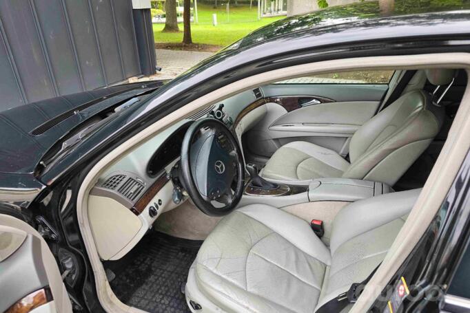 Mercedes-Benz E220