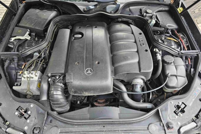 Mercedes-Benz E220