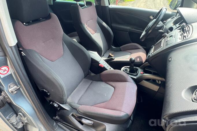 SEAT Toledo 3 generation Hatchback