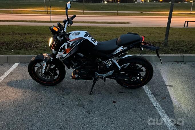 KTM Duke