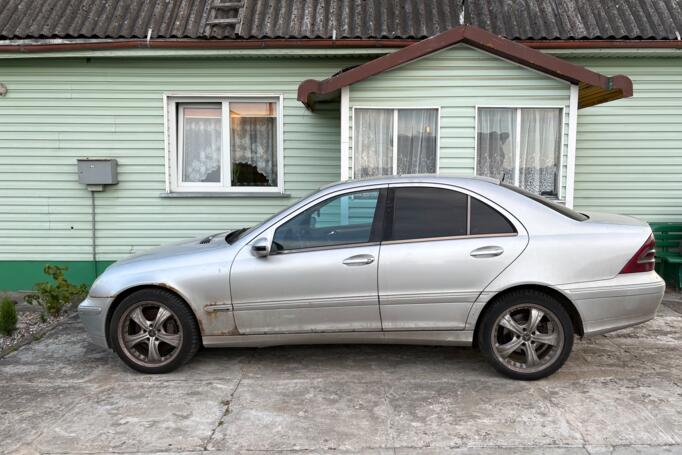 Mercedes-Benz C-Class W203/S203/CL203 Sedan