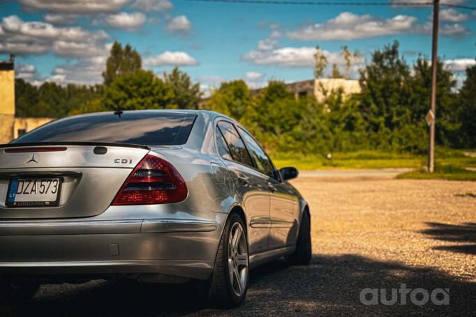 Mercedes-Benz E-Class W211 Sedan