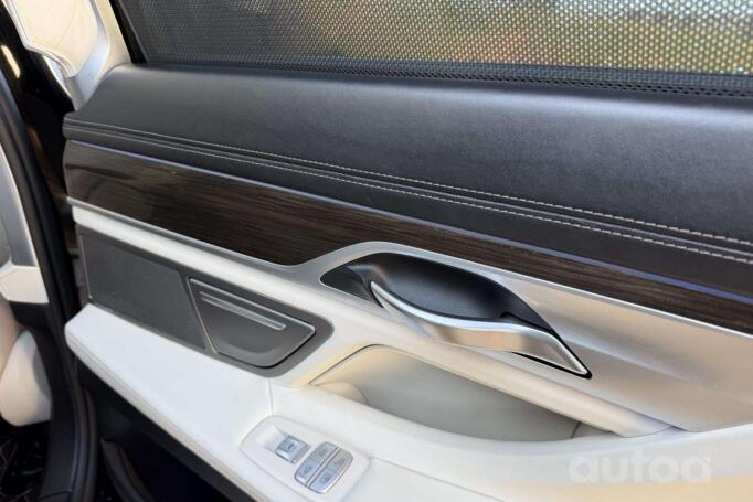 BMW 7 Series F01/F02 Sedan
