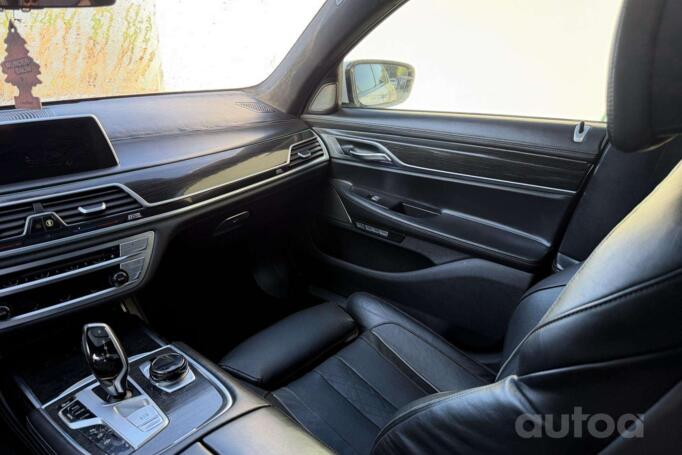 BMW 7 Series F01/F02 [restyling] Sedan