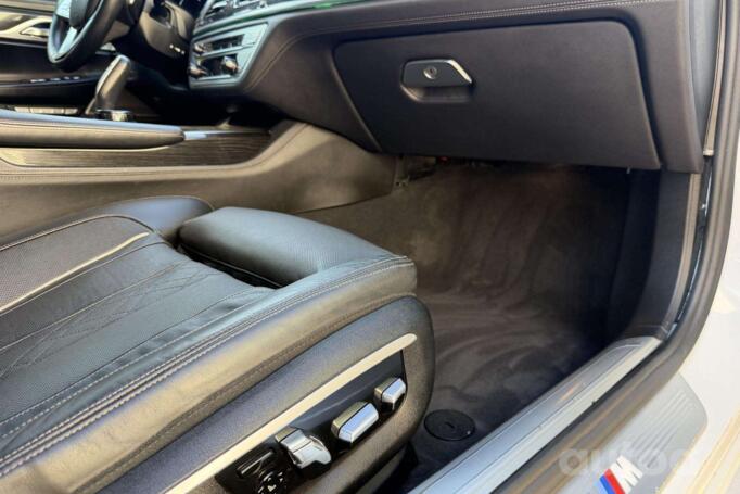 BMW 7 Series F01/F02 [restyling] Sedan