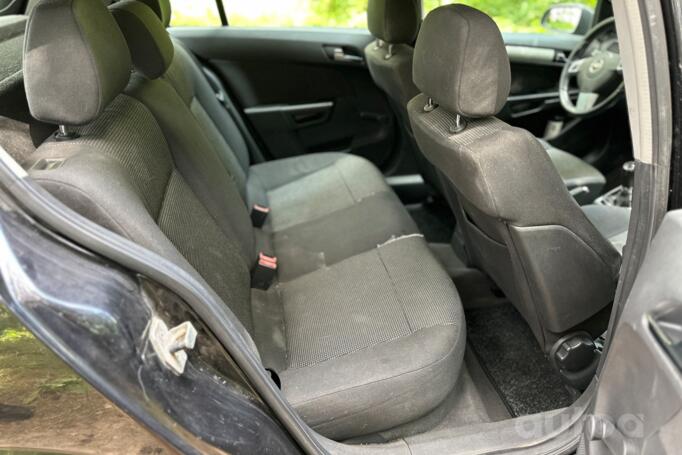 Opel Astra H Hatchback