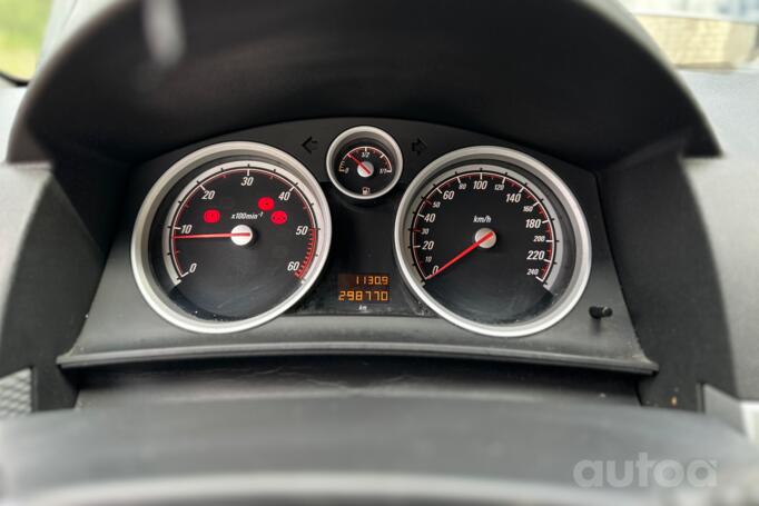 Opel Astra H Hatchback