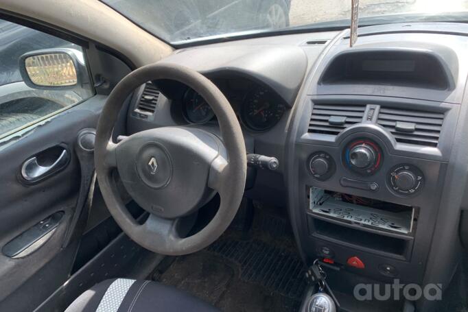 Renault Megane 2 generation [restyling] Hatchback 5-doors