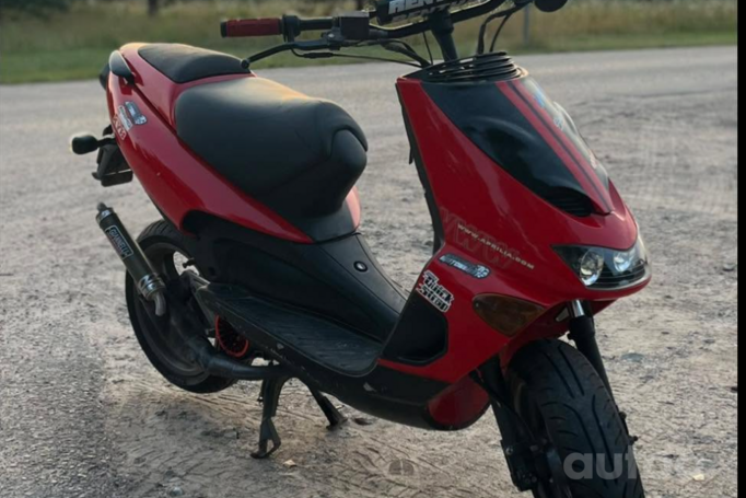 Aprilia SR
