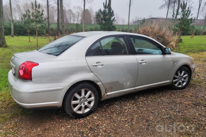 Toyota Avensis 2 generation Sedan