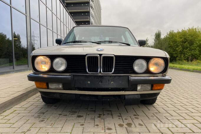BMW 5 Series E28 Sedan