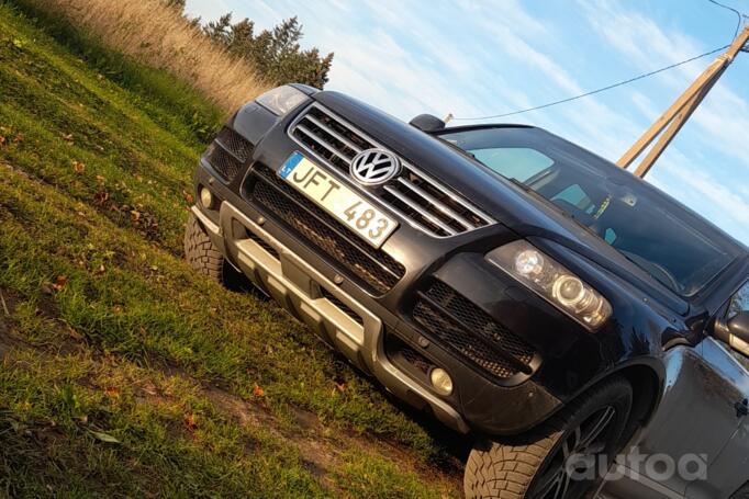 Volkswagen Touareg 1 generation Crossover