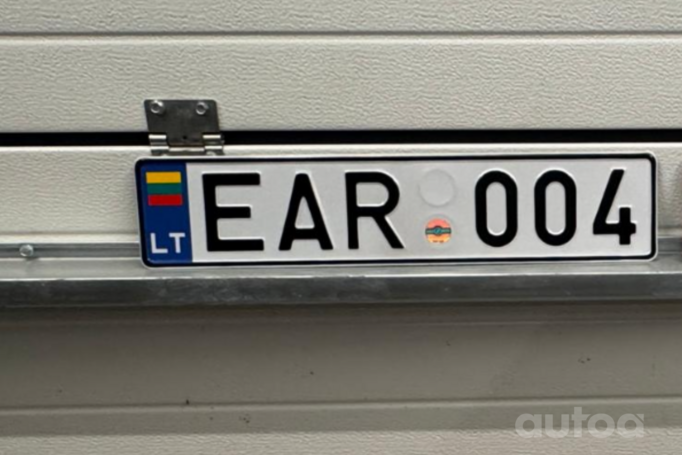 EAR004