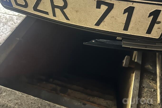 BZR711