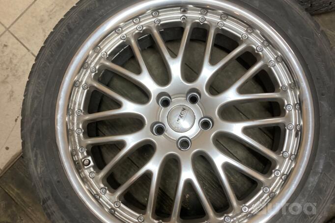 Larzon Panamera, valuveljed